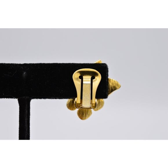 Givenchy Vintage Cabochon Flower Clip On Earrings Pink Brushed Gold Signed BinX - Picture 9 of 12